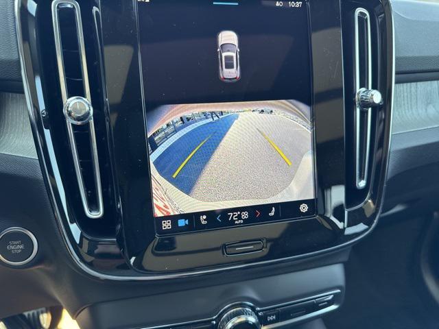Photo of 2025 Crystal White Pearl Volvo XC40