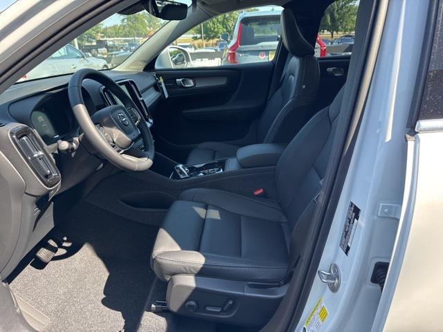 Photo of 2025 Crystal White Pearl Volvo XC40