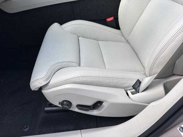Photo of 2025 Gray Volvo XC60 Plug-In Hybrid