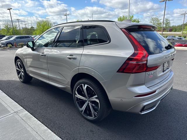 Photo of 2025 Gray Volvo XC60 Plug-In Hybrid