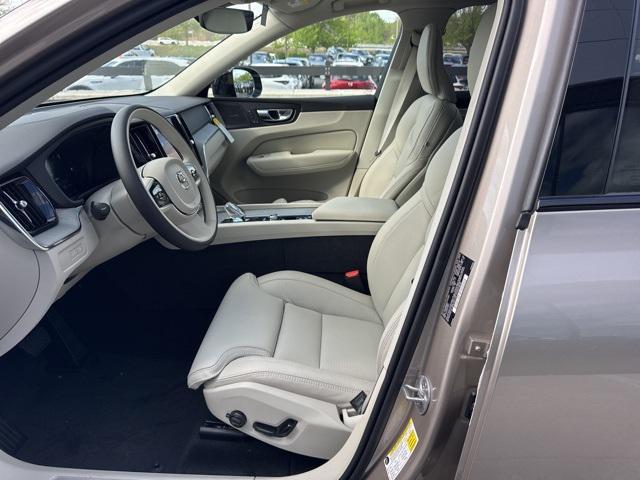 Photo of 2025 Gray Volvo XC60 Plug-In Hybrid