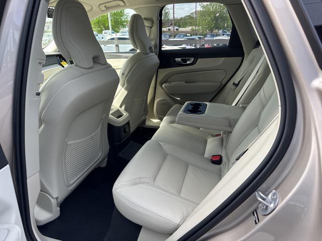 Photo of 2025 Gray Volvo XC60 Plug-In Hybrid