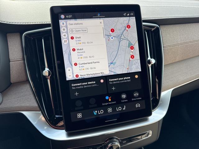 Photo of 2026 Crystal White Pearl Volvo XC90 Plug-In Hybrid