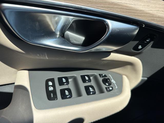 Photo of 2026 Aurora Silver Volvo XC90