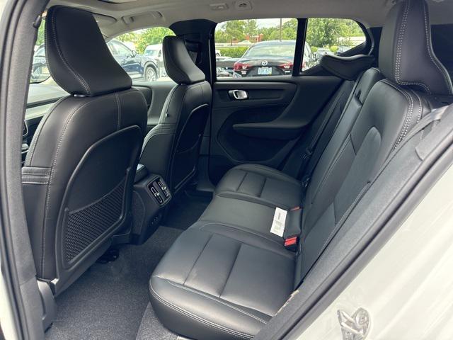 Photo of 2025 Crystal White Pearl Volvo XC40