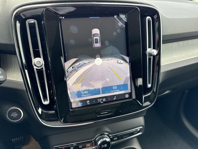 Photo of 2025 Crystal White Pearl Volvo XC40