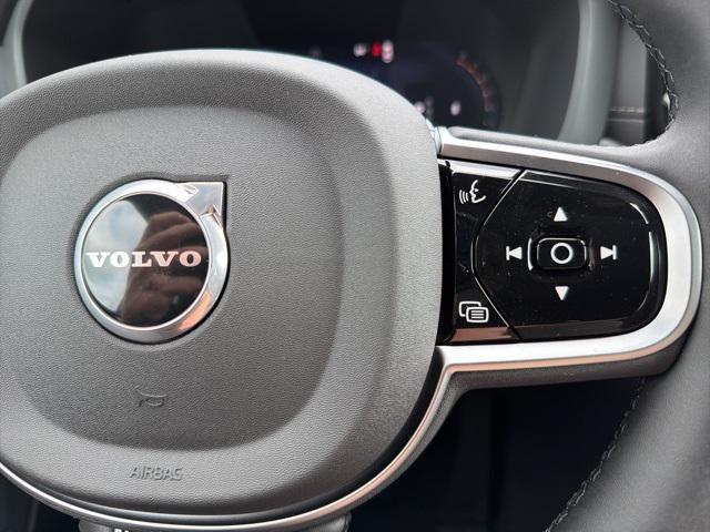 Photo of 2026 Crystal White Metallic Volvo XC60