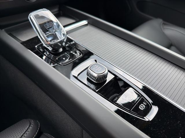 Photo of 2026 Crystal White Metallic Volvo XC60