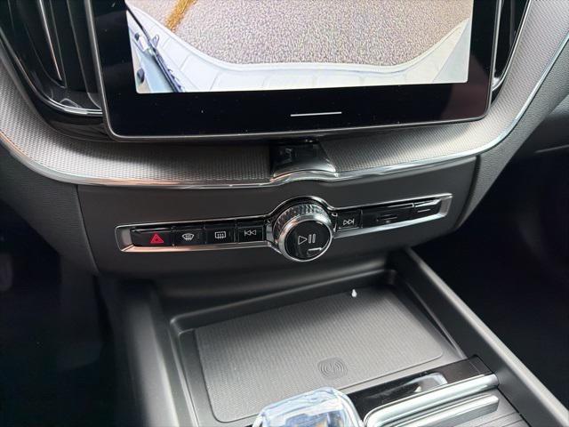 Photo of 2026 Crystal White Metallic Volvo XC60