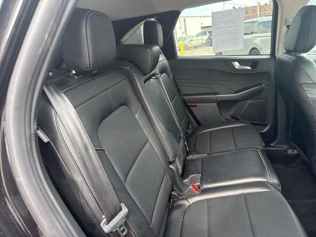 Photo of 2022 Agate Black Metallic Ford Escape