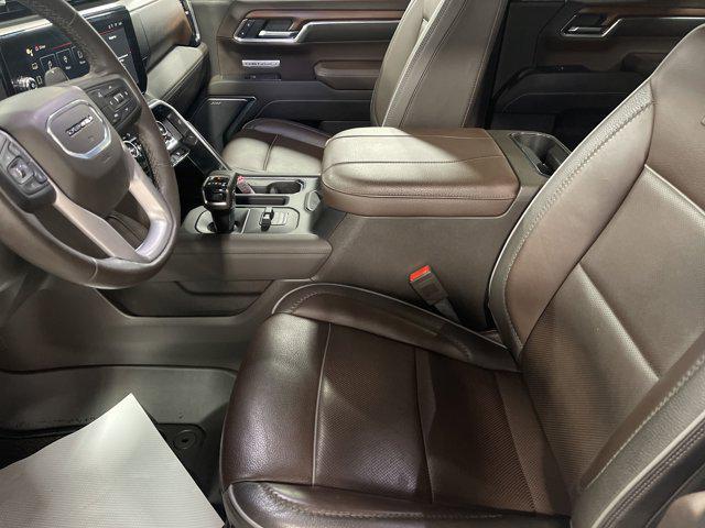 Photo of 2023 White Frost Tricoat GMC Sierra 1500
