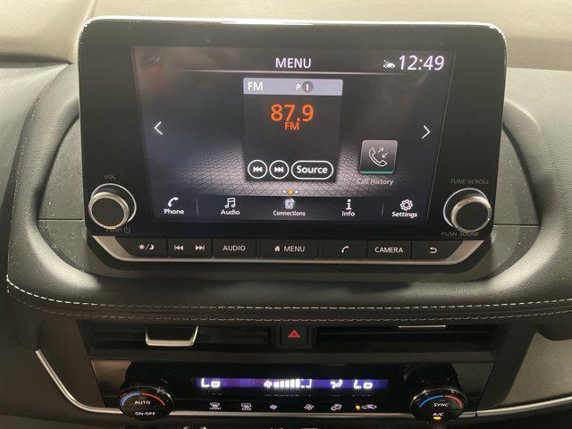 Photo of 2023 Scarlet Ember Tintcoat Nissan Rogue