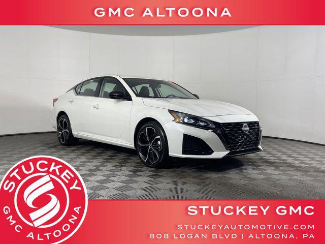 Photo of 2025 Pearl White Tricoat Nissan Altima