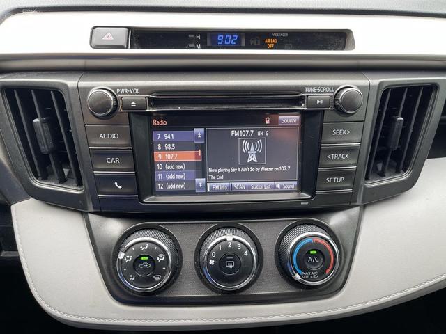 Photo of 2015 Silver Toyota RAV4