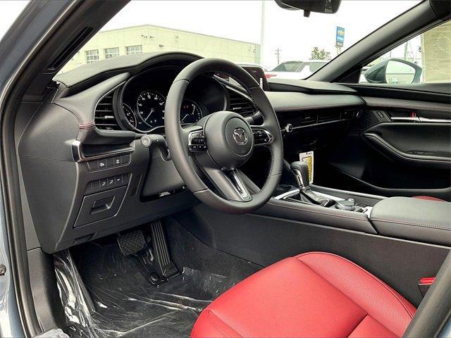 Photo of 2025 Gray Mazda Mazda3