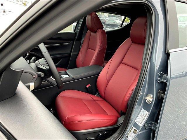 Photo of 2025 Gray Mazda Mazda3