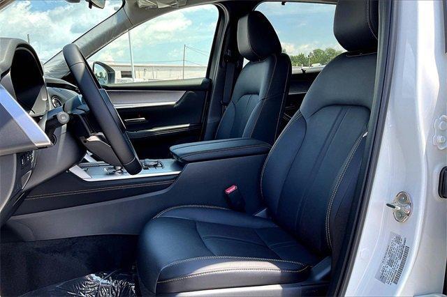 Photo of 2025 White Mazda CX-90