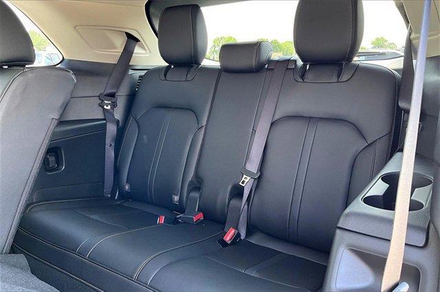 Photo of 2025 White Mazda CX-90