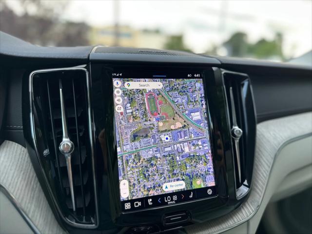 Photo of 2022 Denim Blue Volvo XC60