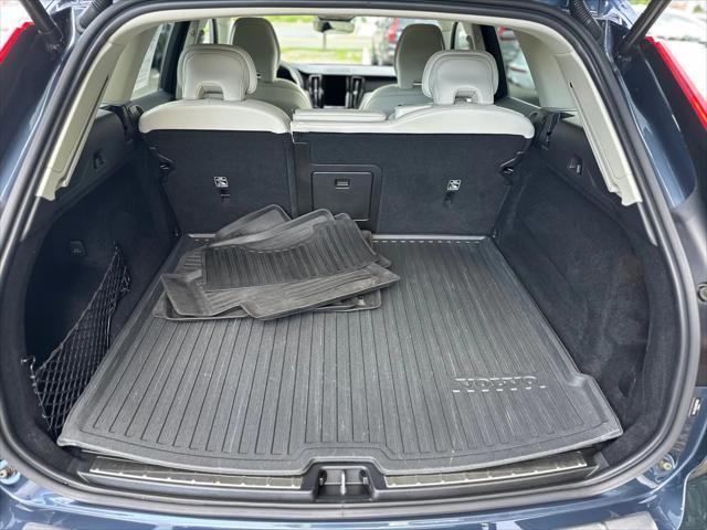 Photo of 2022 Denim Blue Volvo XC60
