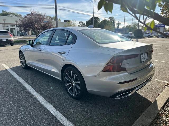 Photo of 2022 Bright Silver Metallic Volvo S60
