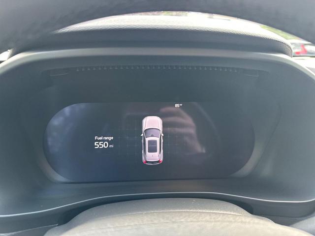 Photo of 2025 Crystal White Volvo XC40