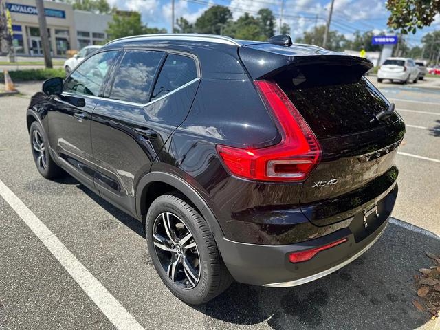 Photo of 2025 Onyx Black Metallic Volvo XC40
