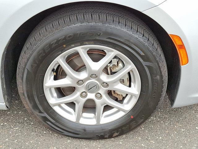 Photo of 2024 Silver Mist Clearcoat Chrysler Pacifica