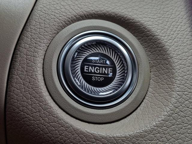 Photo of 2022 White Mercedes-Benz GLC 300