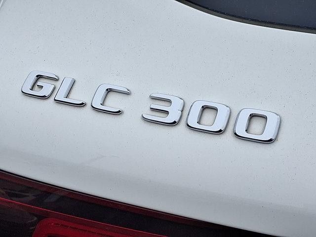 Photo of 2022 White Mercedes-Benz GLC 300