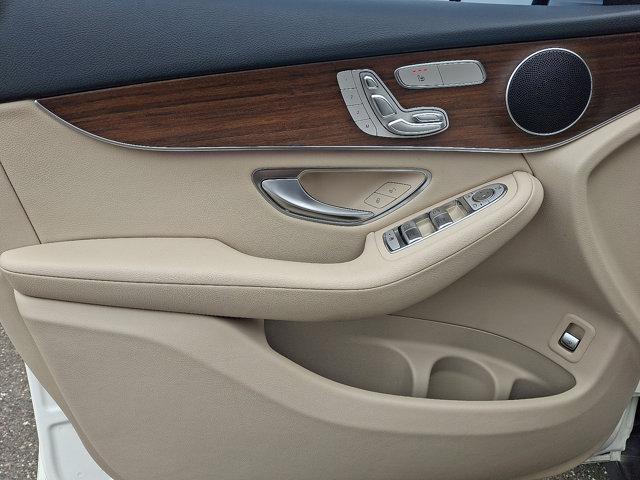 Photo of 2022 White Mercedes-Benz GLC 300