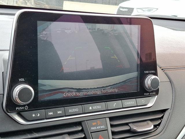 Photo of 2022 Glacier White Nissan Altima