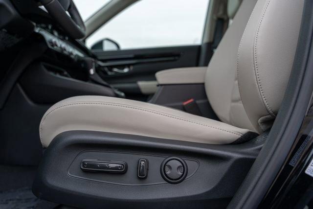 Photo of 2026 Crystal Black Pearl Honda CR-V