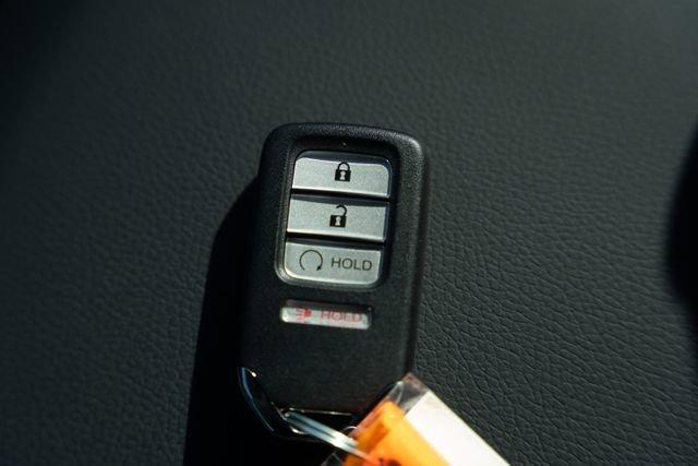 Photo of 2025 Platinum White Pearl Honda Ridgeline