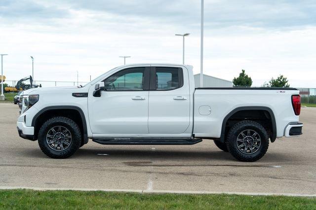 Photo of 2023 Summit White GMC Sierra 1500