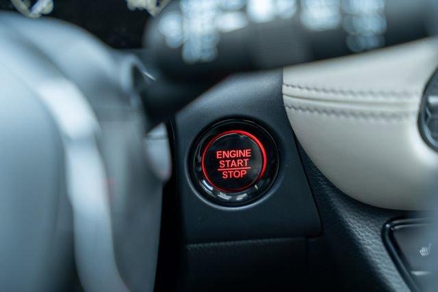 Photo of 2026 Platinum White Pearl Honda HR-V