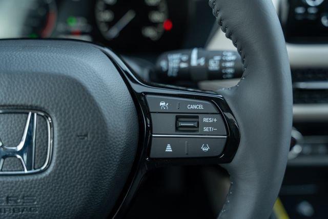 Photo of 2026 Platinum White Pearl Honda HR-V