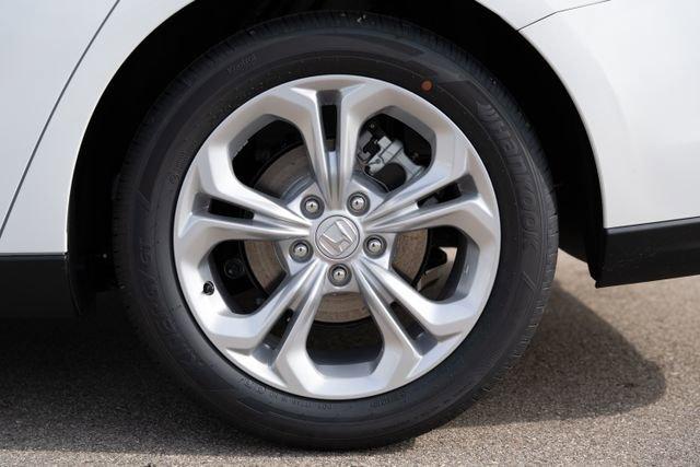 Photo of 2025 Platinum White Pearl Honda Accord