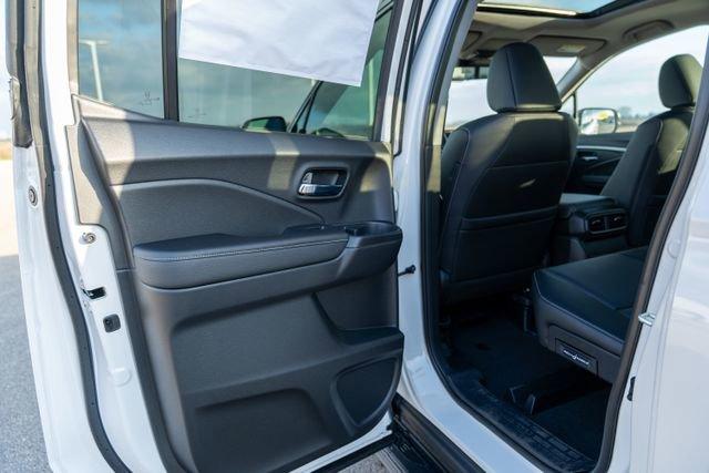 Photo of 2025 Platinum White Pearl Honda Ridgeline