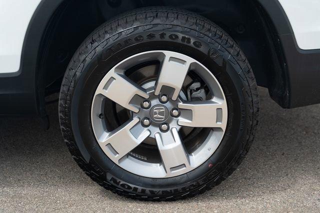 Photo of 2025 Platinum White Pearl Honda Ridgeline