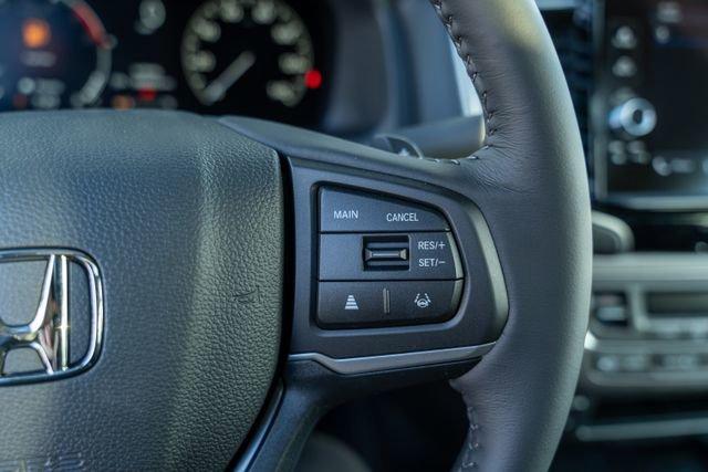 Photo of 2025 Platinum White Pearl Honda Ridgeline