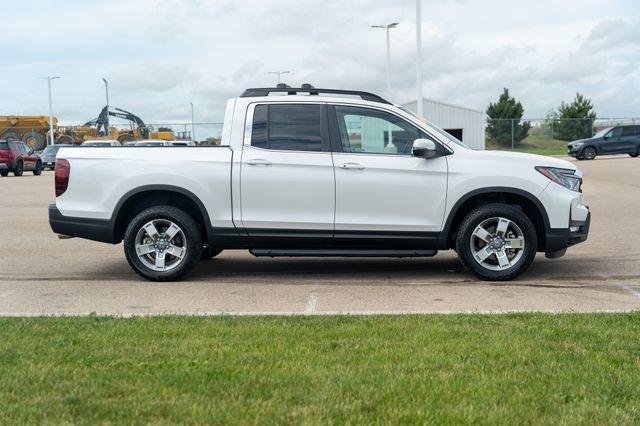 Photo of 2025 Platinum White Pearl Honda Ridgeline