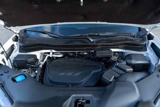 Photo of 2025 Platinum White Pearl Honda Ridgeline