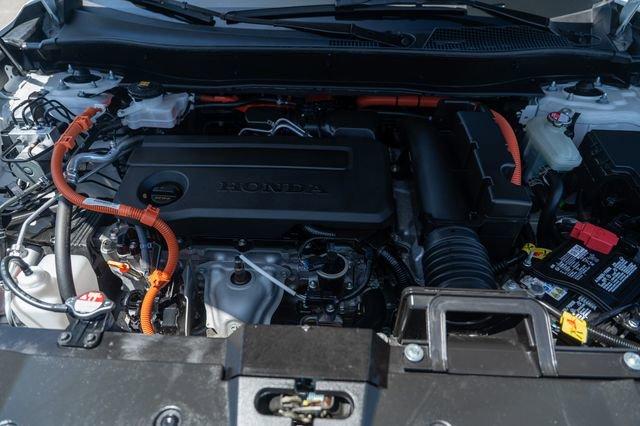 Photo of 2025 Platinum White Pearl Honda CR-V Hybrid