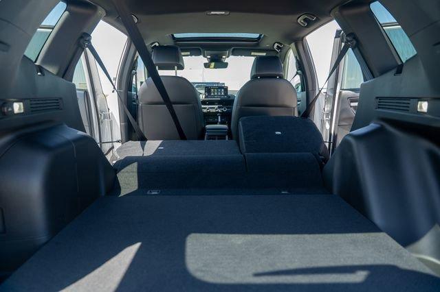 Photo of 2025 Platinum White Pearl Honda CR-V Hybrid