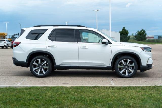 Photo of 2023 Platinum White Pearl Honda Pilot