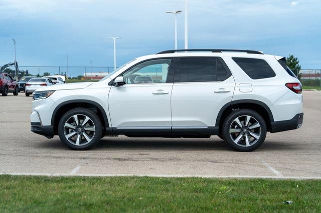 Photo of 2023 Platinum White Pearl Honda Pilot