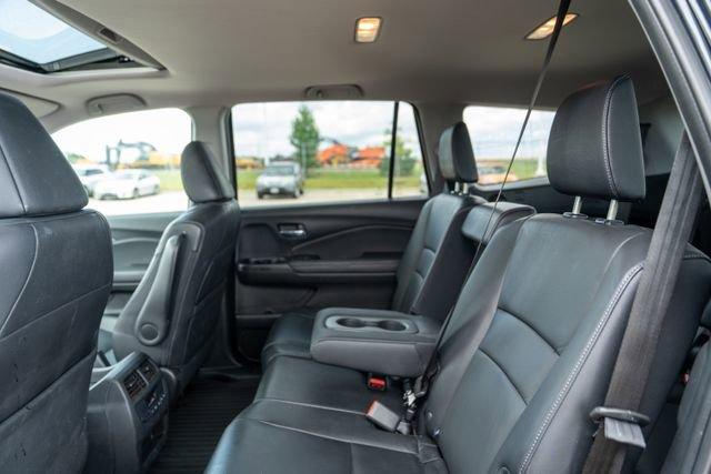 Photo of 2017 Black Honda Pilot