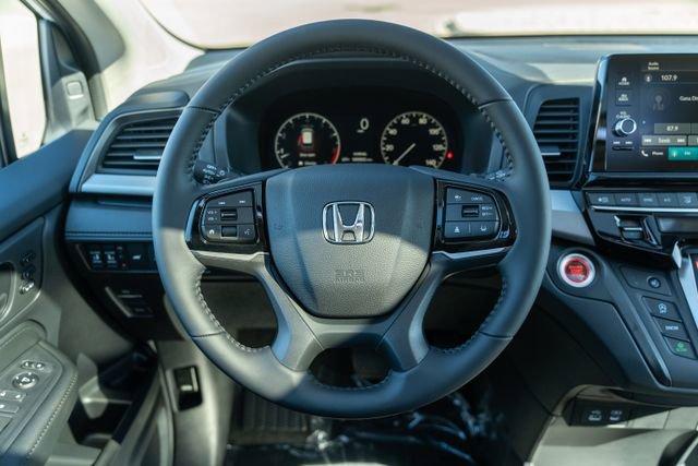 Photo of 2026 Platinum White Pearl Honda Odyssey