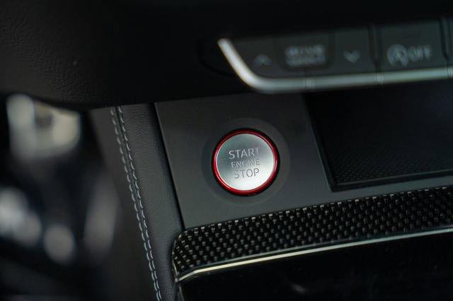 Photo of 2024 Daytona Gray Pearl Effect Audi SQ5